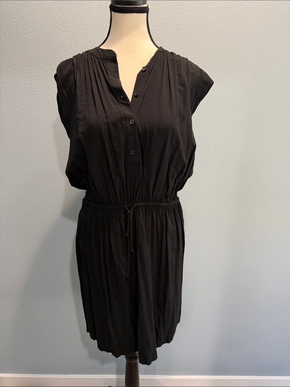 LOFT Black Short Sleeve Drawstring Waist Dress